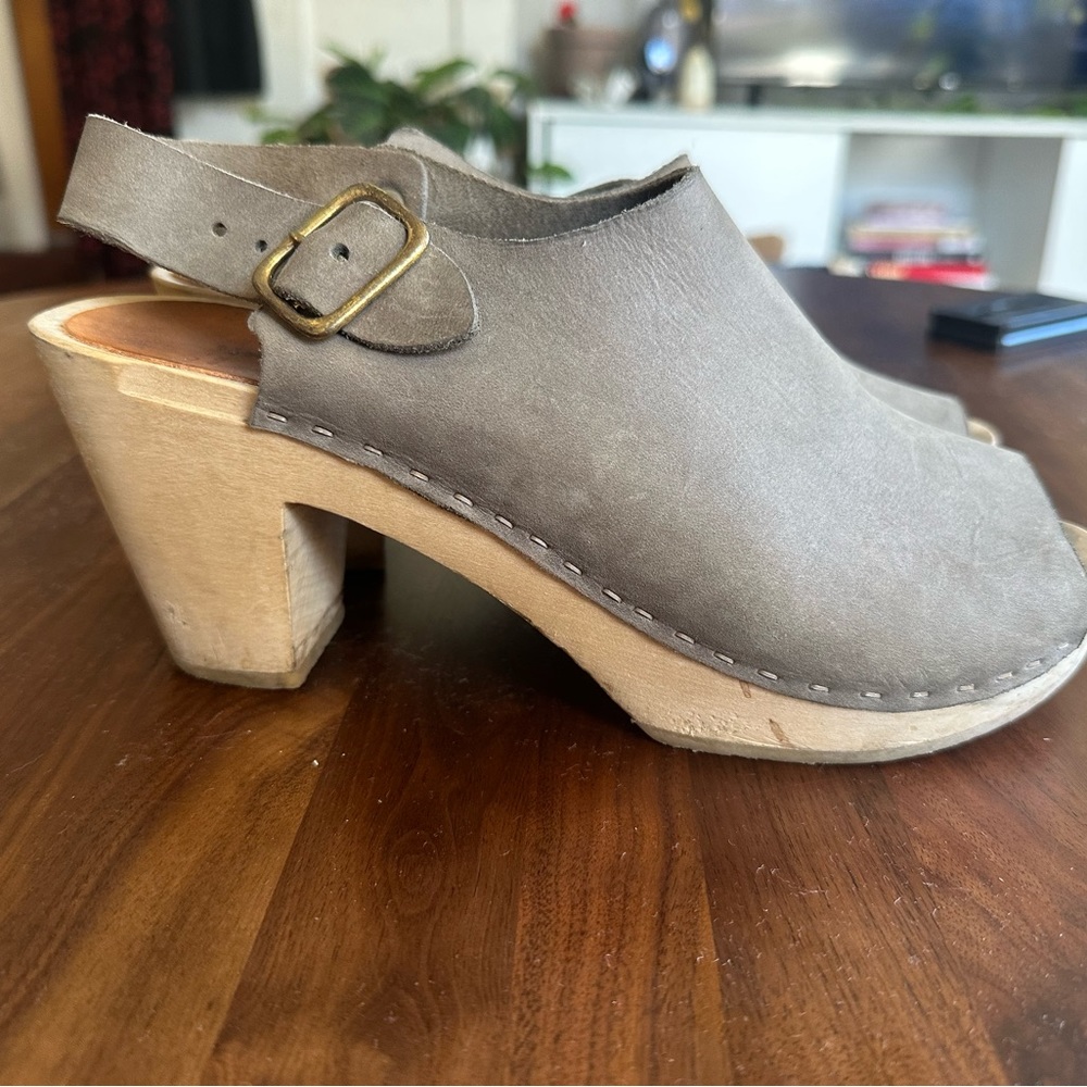 Gray Bryr Clogs - Size 38